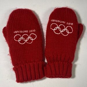 Vancouver 2010 Red Knit Gloves